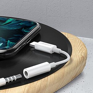 Ugreen MFI Adapter from Lightning to headphones jack 3,5 mm port λευκό (US212 30759) - Image 9