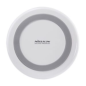 Ασύρματος πολυφορτιστής NiLLkin Hermit Multifunctional Wireless Qi Charger + 4-port USB Hub - EU Plug - Image 2