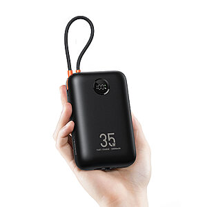 VEGER Power Banks & Φορτιστές - Επίσημο Brand Store Ελλάδα 27 Συμπαγές power bank 30.000mAh με μαύρο ματ σχεδιασμό και ενσωματωμένη ψηφιακή οθόνη. Διαθέτει ενσωματωμένα καλώδια Lightning και USB-C για φόρτιση χωρίς μπερδέματα - Η ιδανική λύση για ταξίδια και καθημερινότητα.