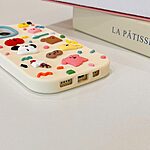Πλάτη Σιλικόνης για iPhone 15 από OEM με χαριτωμένο 3D cartoon σχέδιο σε πολύχρωμη εκτύπωση. Αντικραδασμική προστασία και ακριβείς εγκοπές.